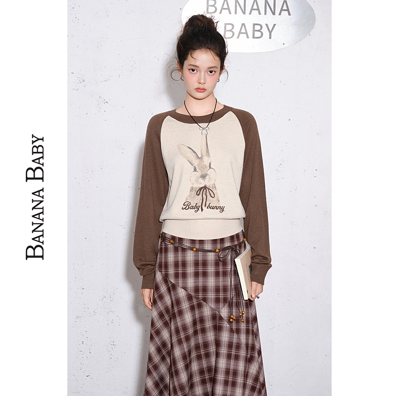 【奶杏兔语】BANANA BABY2025年秋季新款印花针织衫女撞色插肩袖