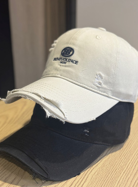 新款破洞字母刺绣棒球帽女春夏百搭显脸小软顶帽子休闲百搭鸭舌帽