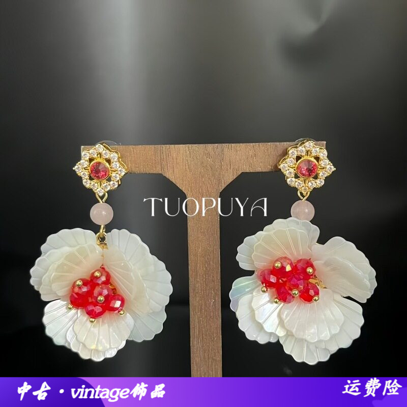 花团锦簇新款白色花朵造型镶钻耳