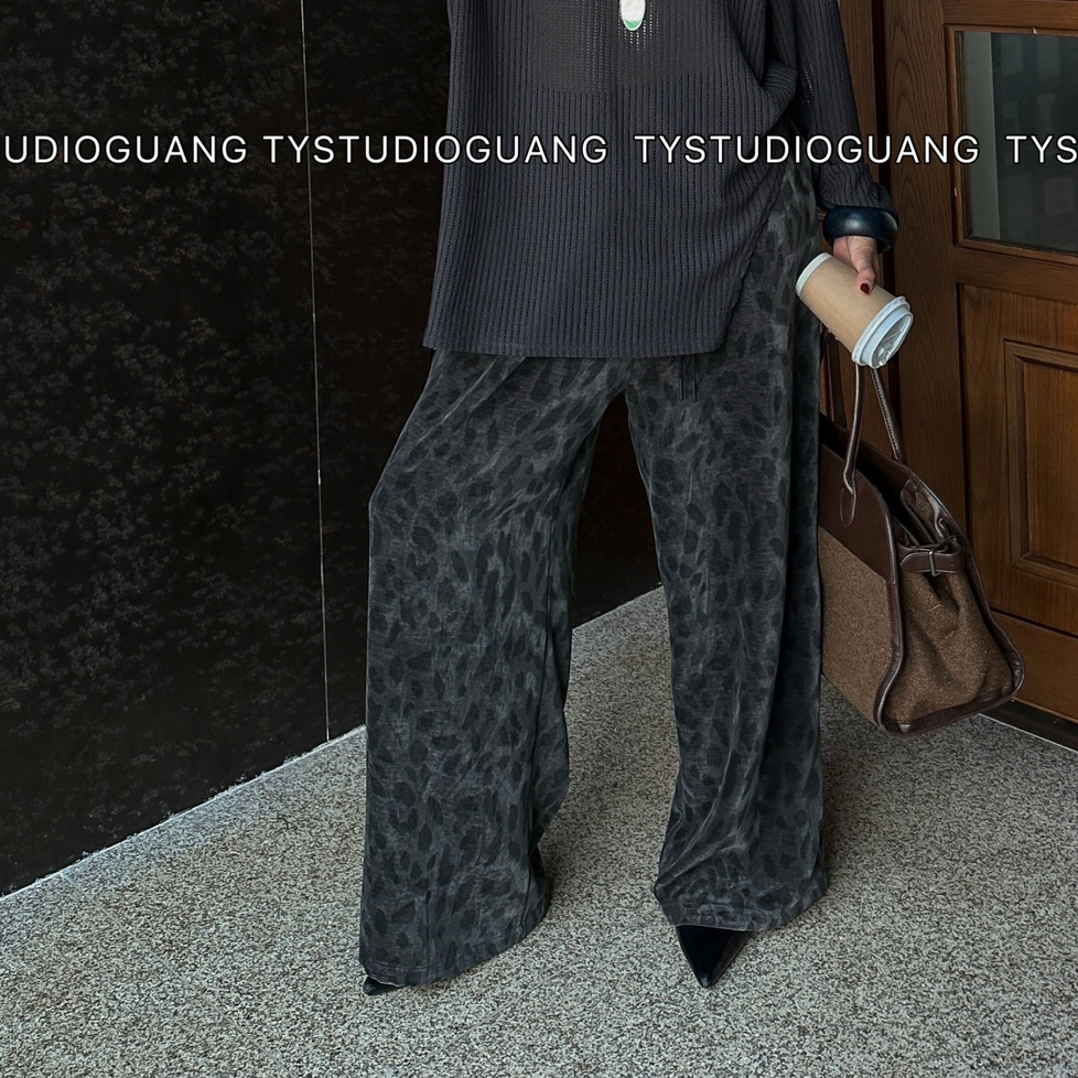 TY汤圆家秋上新暗色系豹纹宽松休闲裤73607