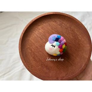 羊毛毡手作彩虹小绵羊可爱萌毛绒T恤卫衣胸针发夹别针 Johnny