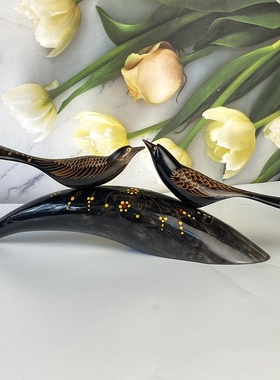 牛角尖雕刻喜鹊桌面摆件工艺礼品