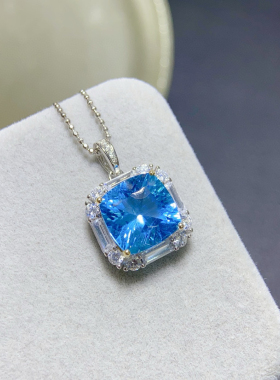 纯天然蓝蓝托帕石吊坠全净体主石尺寸10*10mm925银精工镶嵌