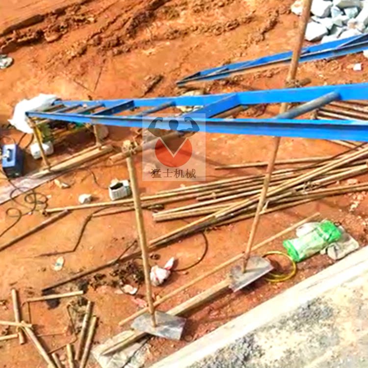 建筑斜坡上沙子水泥石子石柱楼房上料上灰提升机爬山虎上料机