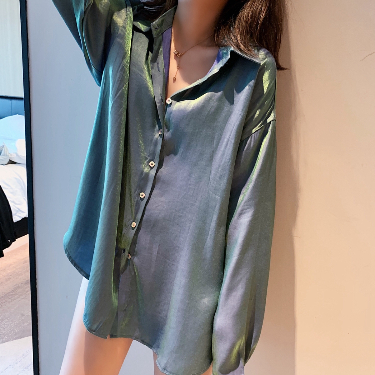 2019夏季新款BlingBling下摆开衩显瘦垂感闪闪人鱼姬衬衫潮女10月10日最新优惠