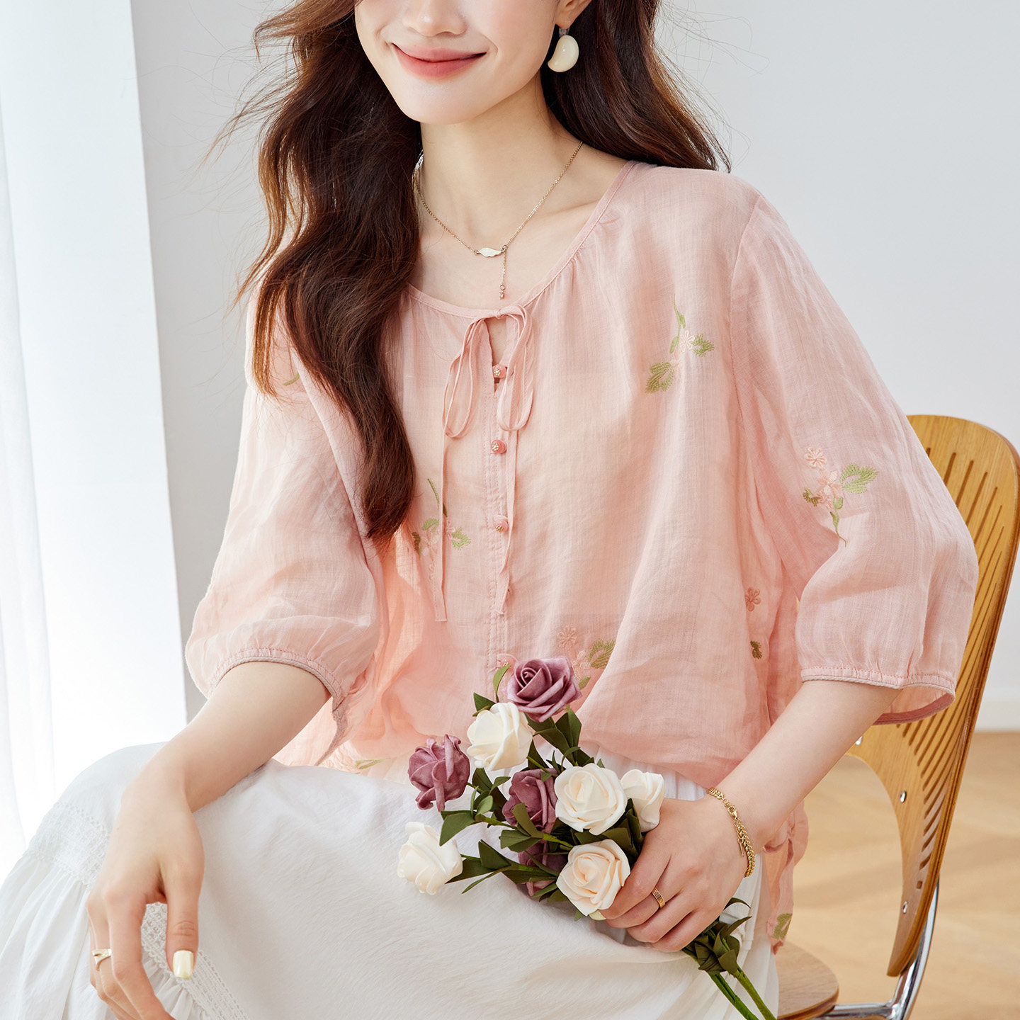 初影 苎麻绣花衬衫女五分袖2026夏装新款田园风上衣薄款透气衬衣