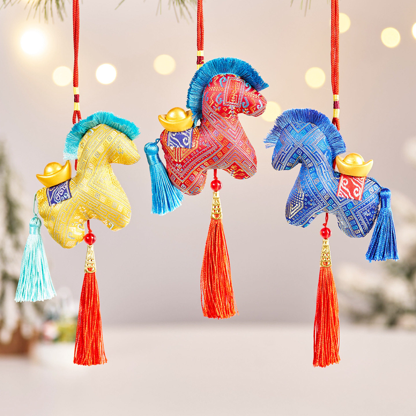 2026马年新年彩纹绸缎马年生肖挂饰本命年吉祥物新年装饰礼物,节庆用品/礼品,挂饰/生肖挂饰,淘宝优惠券,粉丝福利购,淘宝优惠卷