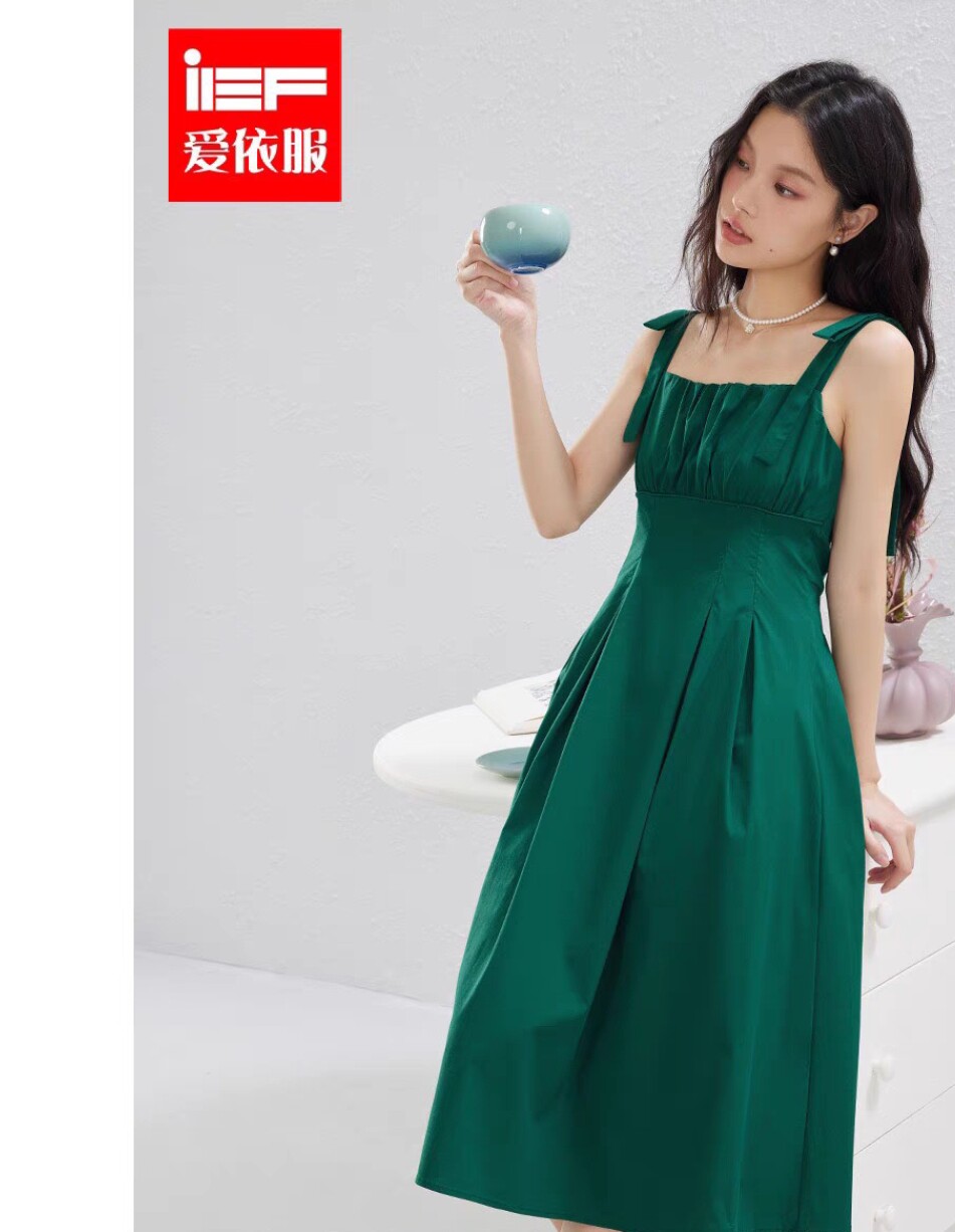 连衣爱衣服式甜美吊带连衣裙新款设计感收腰显瘦连衣裙子限时优惠