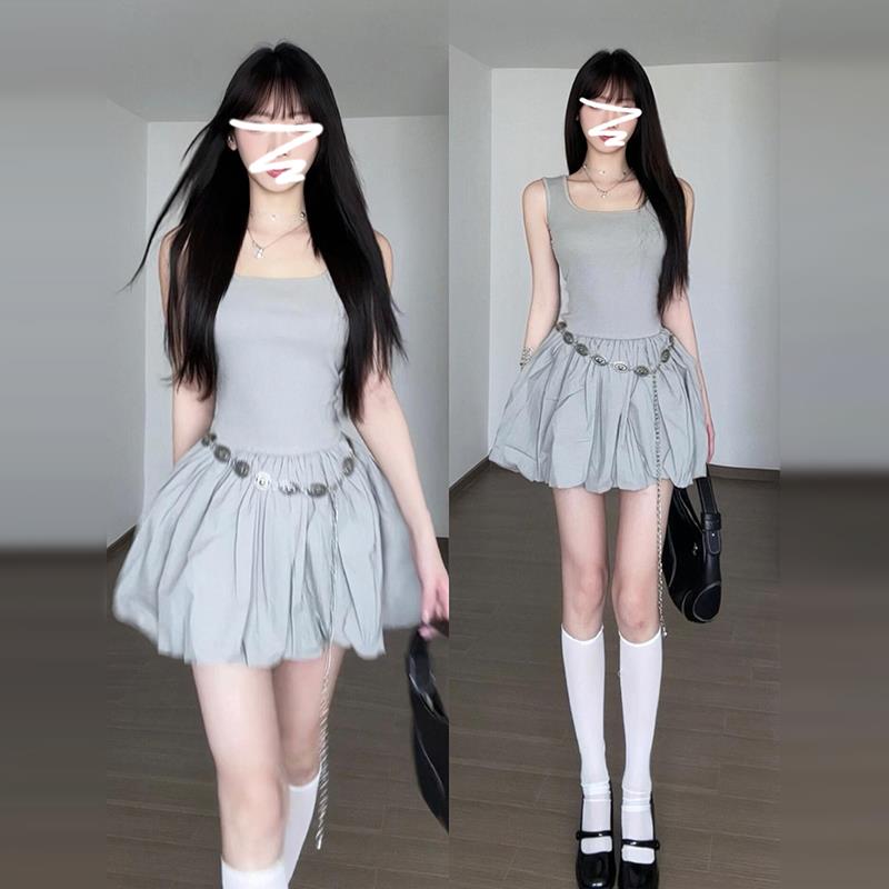 法式灰色无袖吊带背心连衣裙子女春夏季2025新款辣妹收腰蓬蓬短裙