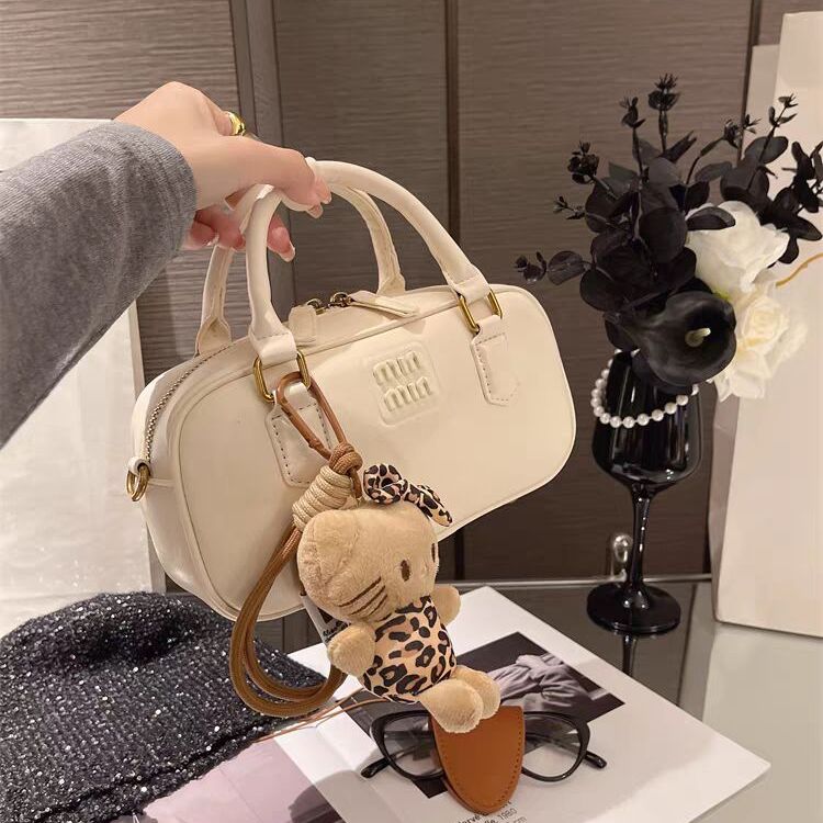 高级质感手提枕头包女春夏