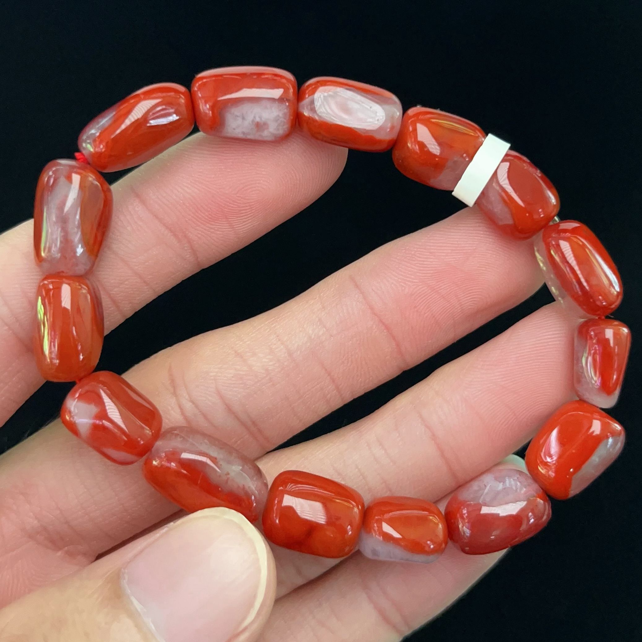 030C17凉山瓦西料南红冰飘花随型单圈手串