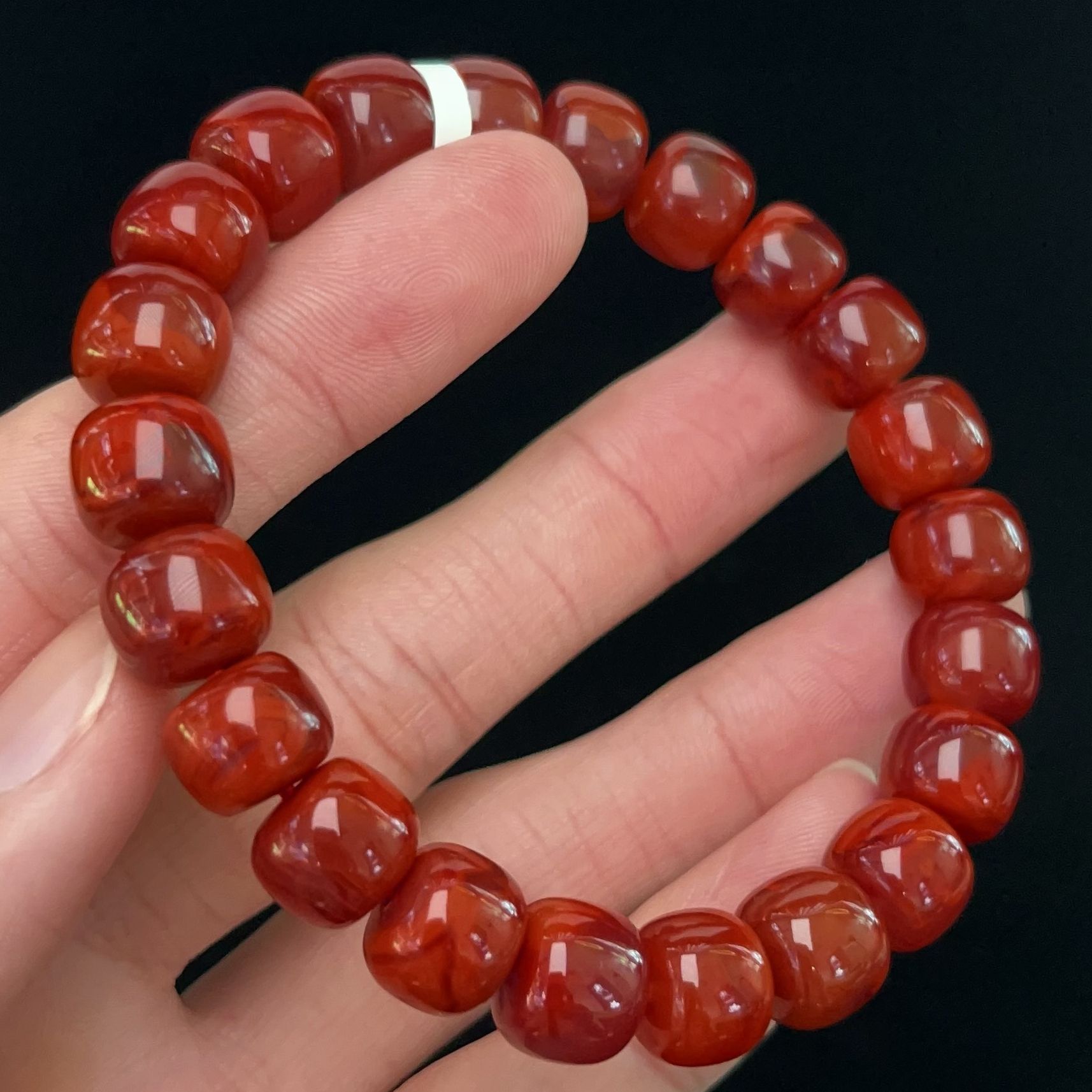 856C21凉山南红瓦西料牛血锦红老型单圈手串