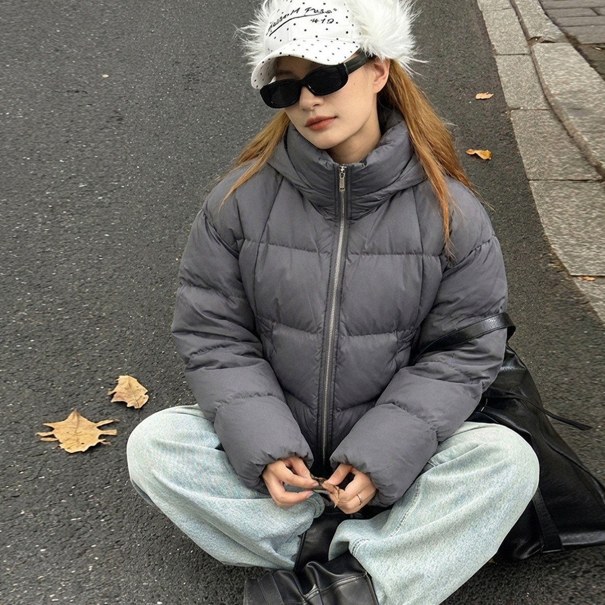 ELLE90鹅绒深灰色短款羽绒服女2025冬季新款简约加厚保暖连帽外套
