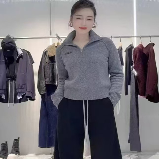 艾诺丝2025冬季新品高领羊绒衫