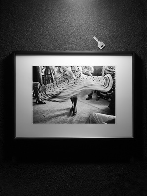 摄影作品《飘荡的裙摆》 玛格南摄影师 Inge Morath 的名作装饰画