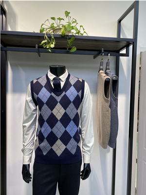 回馈款V领休闲马甲格子毛背心