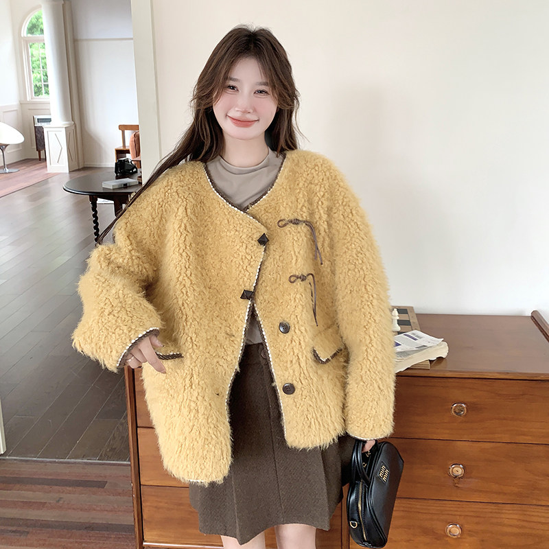 【】韩系设计感软糯羊羔毛外套女2D111-A1091P210K318，女装皮草，2D111