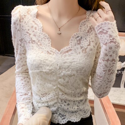 性感低胸v领蕾丝打底衫女秋冬款