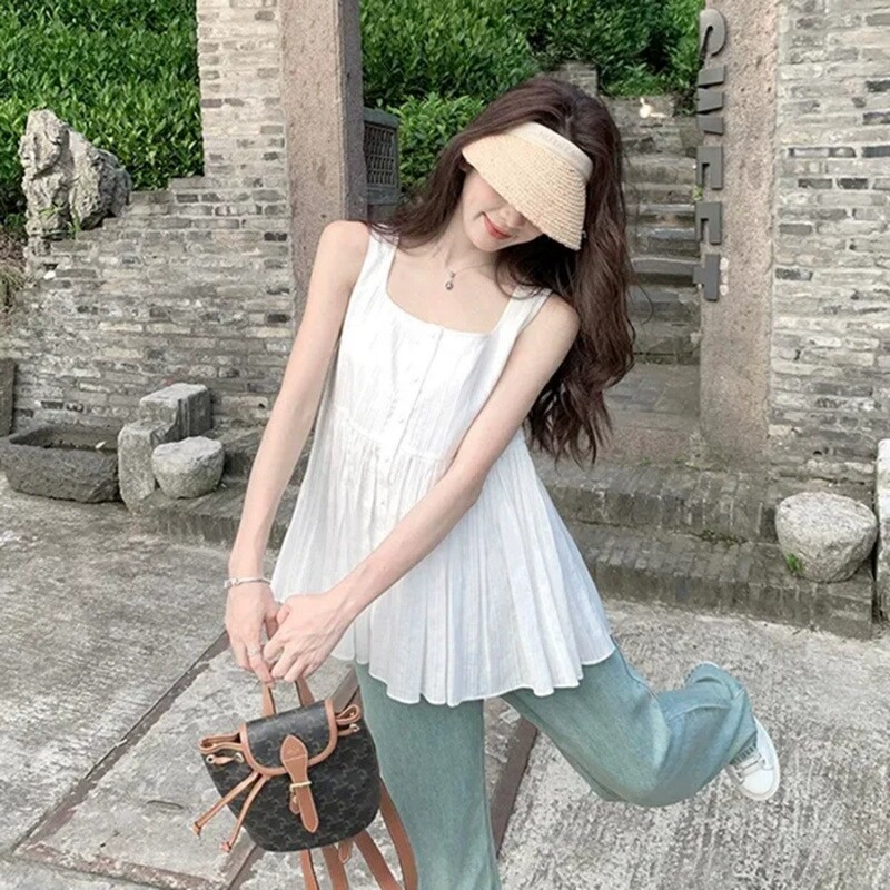 法式独特漂亮白色圆领吊带背心女夏季外穿显瘦宽松无袖娃娃衫上衣