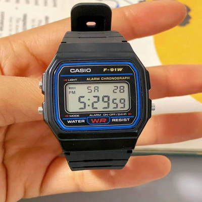 卡西欧复古防水简约黑蓝小方块