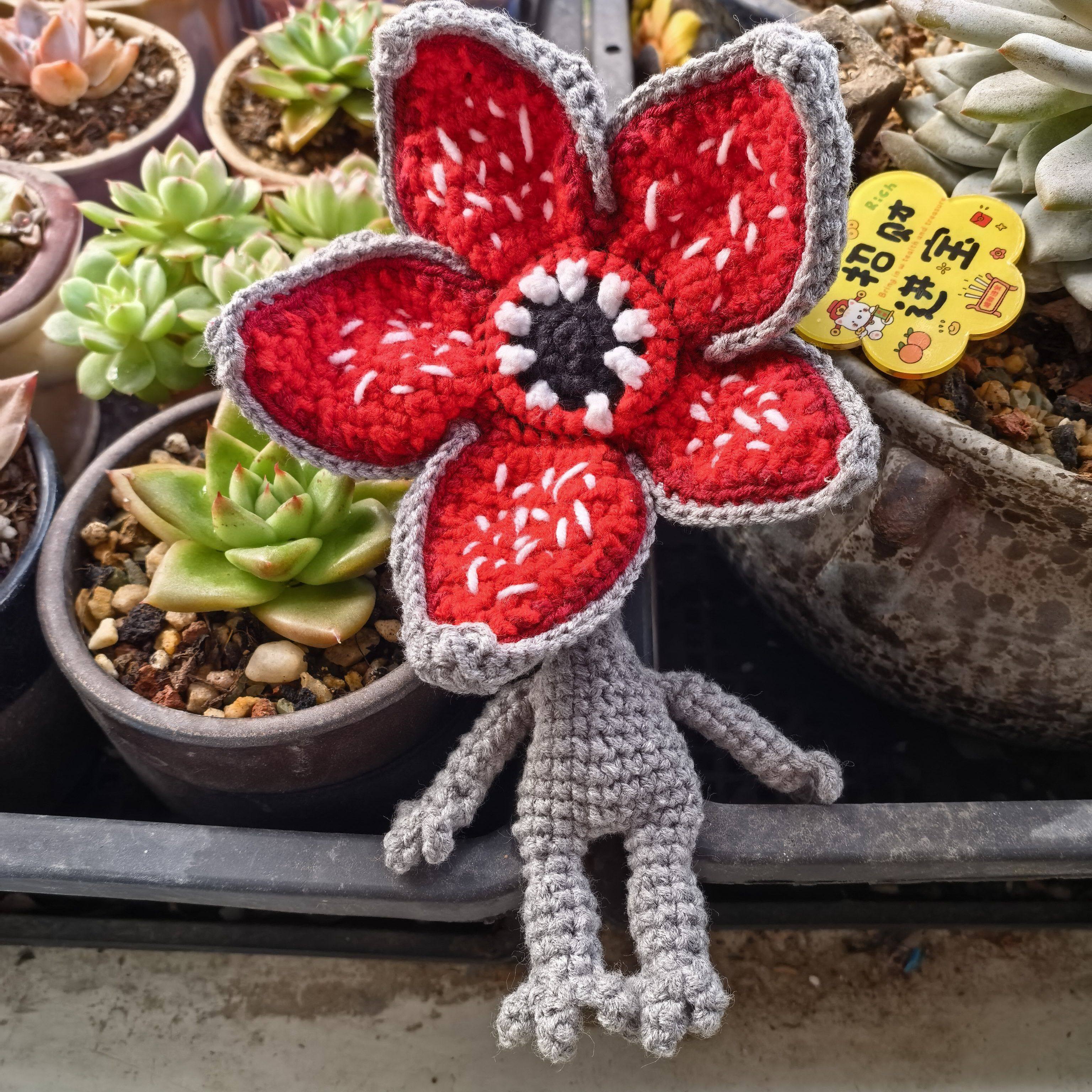 钩织《成品》怪奇物语食人花达达毛线钩织包包挂件情侣礼物,服饰配件/皮带/帽子/围巾,DIY编织材料包,淘宝优惠券,粉丝福利购,淘宝优惠卷