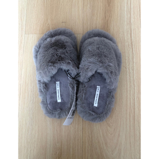 Gloria*元单毛绒拖鞋，俄罗si品牌。毛质和脚感都不错！