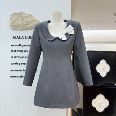 AIALA LUMENA-灰影白蝶深灰娃娃领撞色蝴蝶结连衣裙连衣裙(L21079