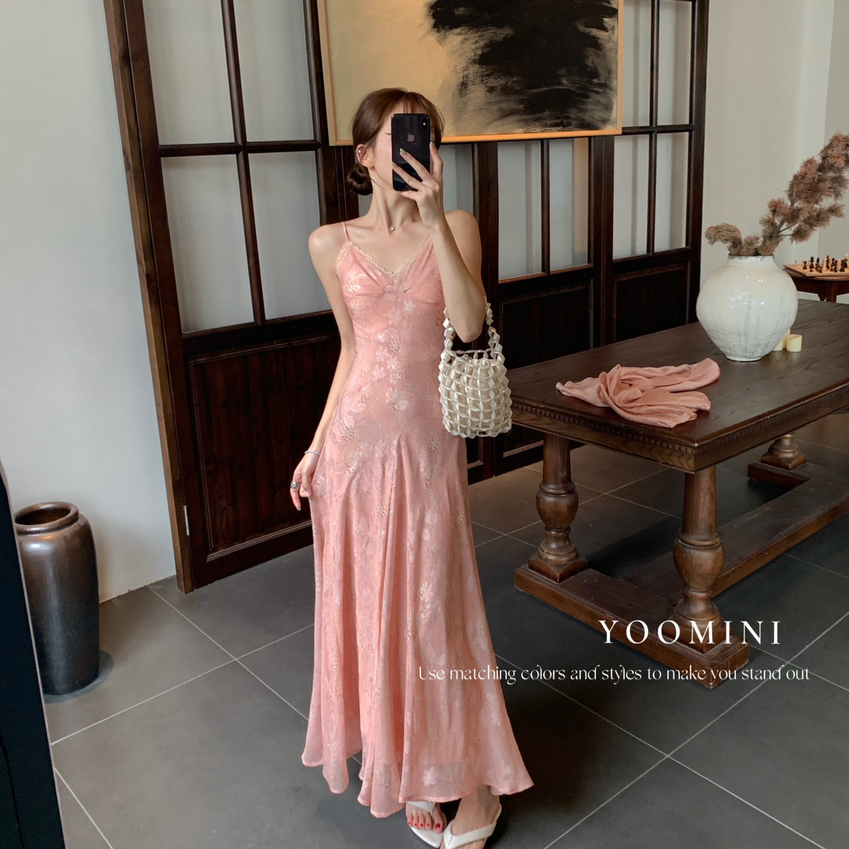YOOMINI-旅游约会花漾漫夏·v领蕾丝压褶印花伞摆曲M60498-DSW