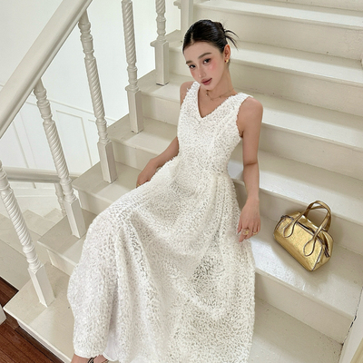 AIALA LUMENA-26年夏上新度假风蕾丝V领A字裙收腰显瘦气质L20210A