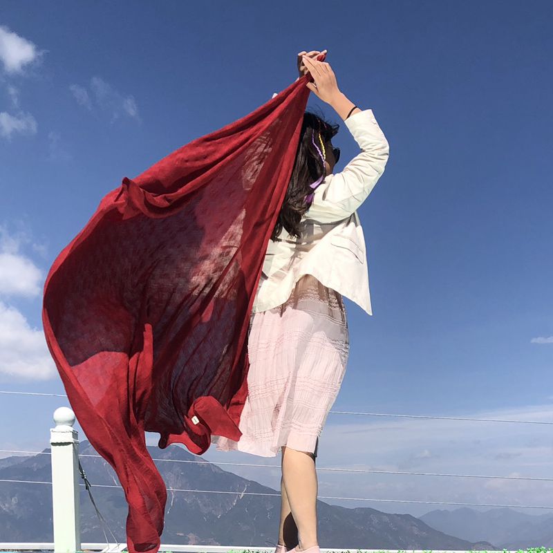 茶卡盐湖青海湖沙漠酒红色旅游拍照围巾女薄棉麻防晒披肩夏季丝巾