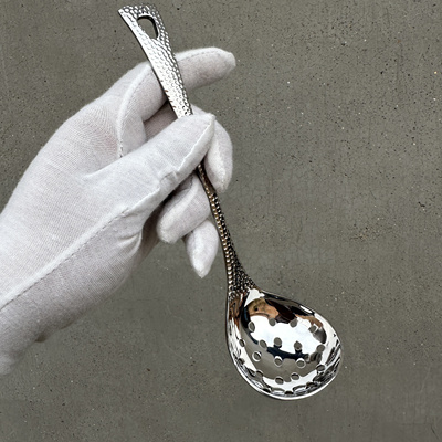 18-10不锈钢一体成型火锅小漏勺捞丸子勺短柄锤纹加厚火锅勺