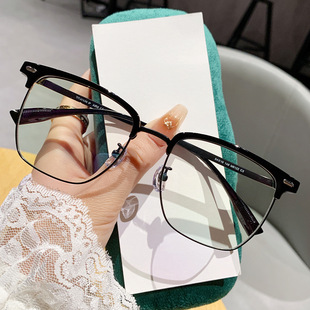 防蓝光眼镜男高级感半框近视女可配度数专业配镜高清超轻抗辐射