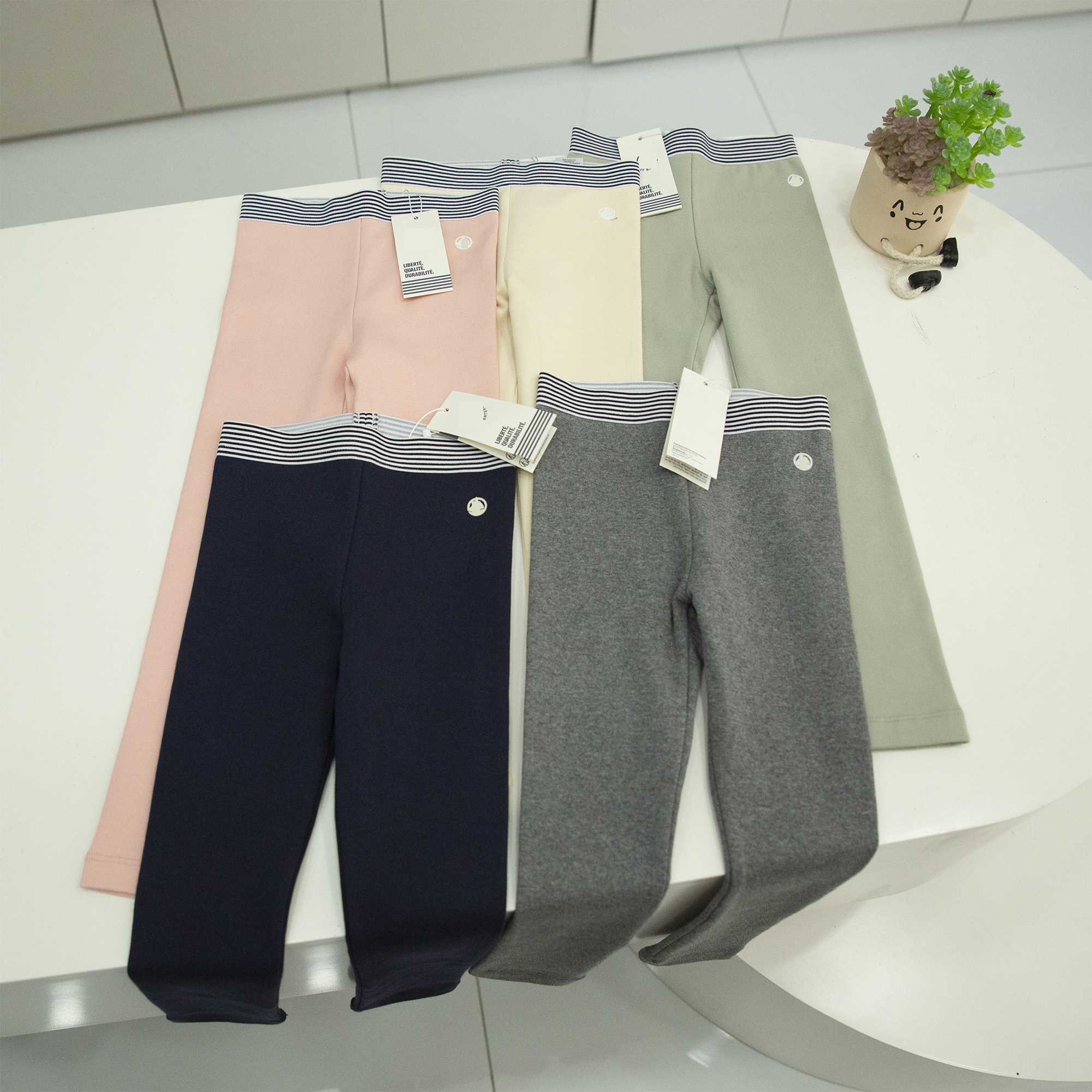 法单牛货面料巨软女童打底裤