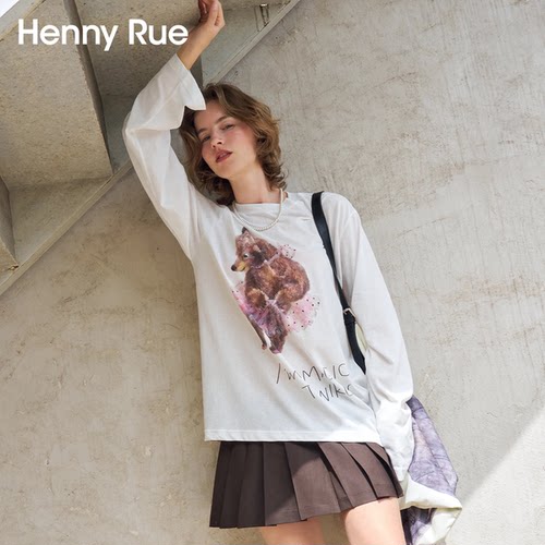 HENNY RUE亨尼露春夏女士可爱甜美小熊插画联名印花大版长袖T恤
