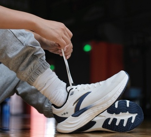 缓震慢跑 PG7 透气运动 低帮跑步鞋 象牙白 Anta安踏 男款 旅步