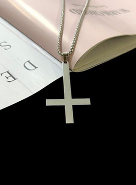 我在惊悚游戏里封神周边配饰情侣挂坠倒逆十字架项链钛钢吊坠