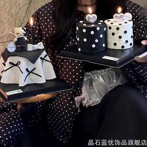 ins小黑裙蝴蝶结蛋糕装饰小猫玩偶翻糖插件女生生日蛋糕甜品摆件
