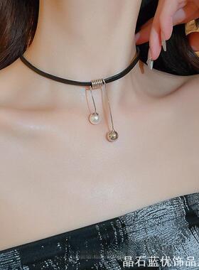 仿珍珠装饰皮质颈带黑色choker