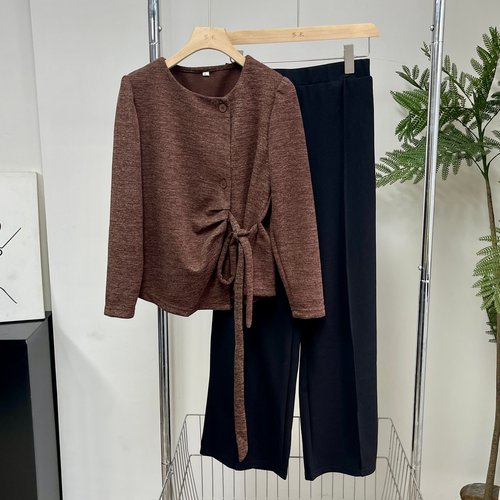 中年妈妈秋季减龄时尚套装气质