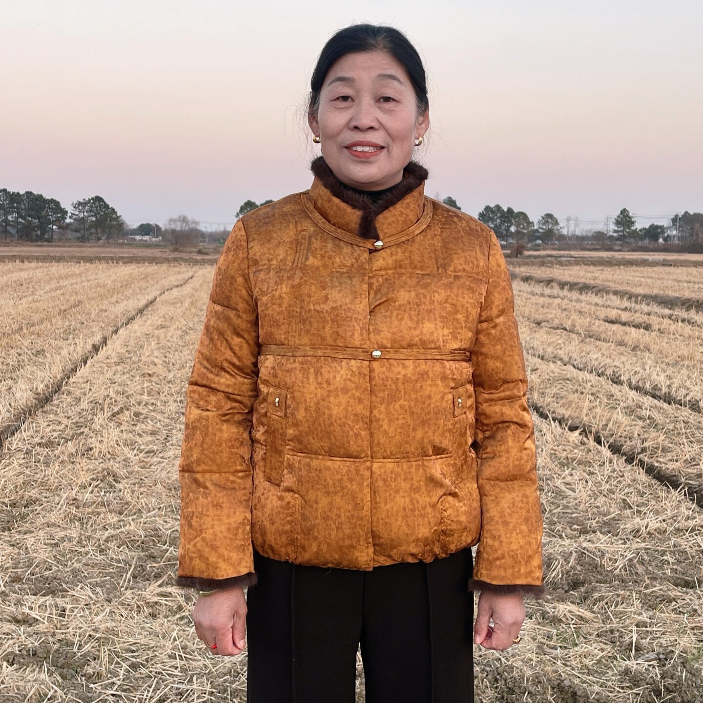 妈妈冬季羽绒服女本命年红色外套2025新款中老年人保暖新中式棉袄