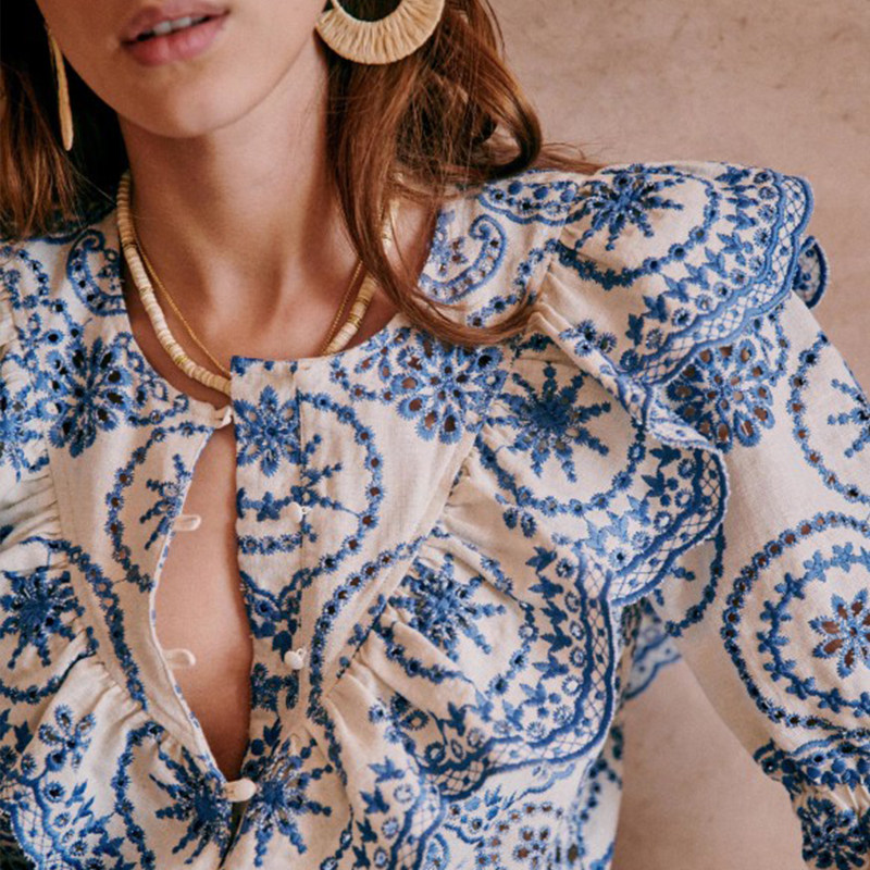 21年法式夏季民族风蓝色对称花刺绣荷叶边纯棉短袖直筒衬衫女上衣