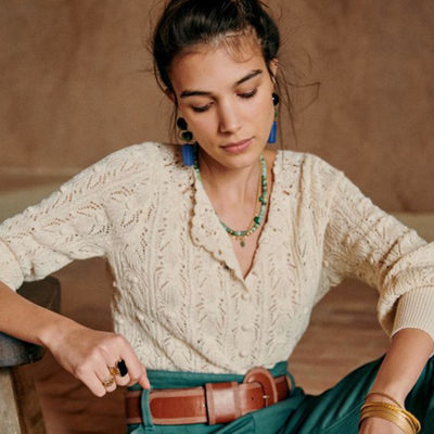 现货法式小众手工钩花纽扣上衣