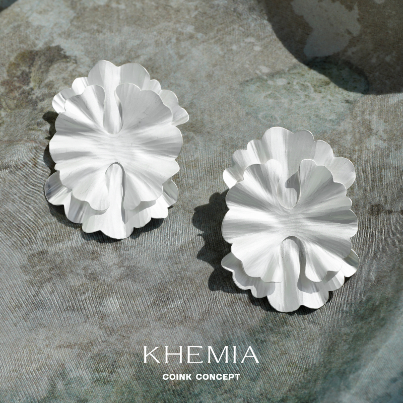 KHEMIA双层花卉Corolla纯银耳环