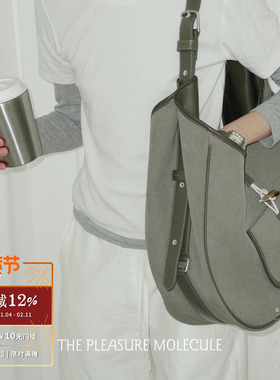 THE PLEASURE MOLECULE 野花流浪包 大容量拼接斜挎休闲通勤 默叙