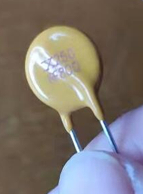 保险丝 4.7uf  250RF800 直插黄色保护元器件