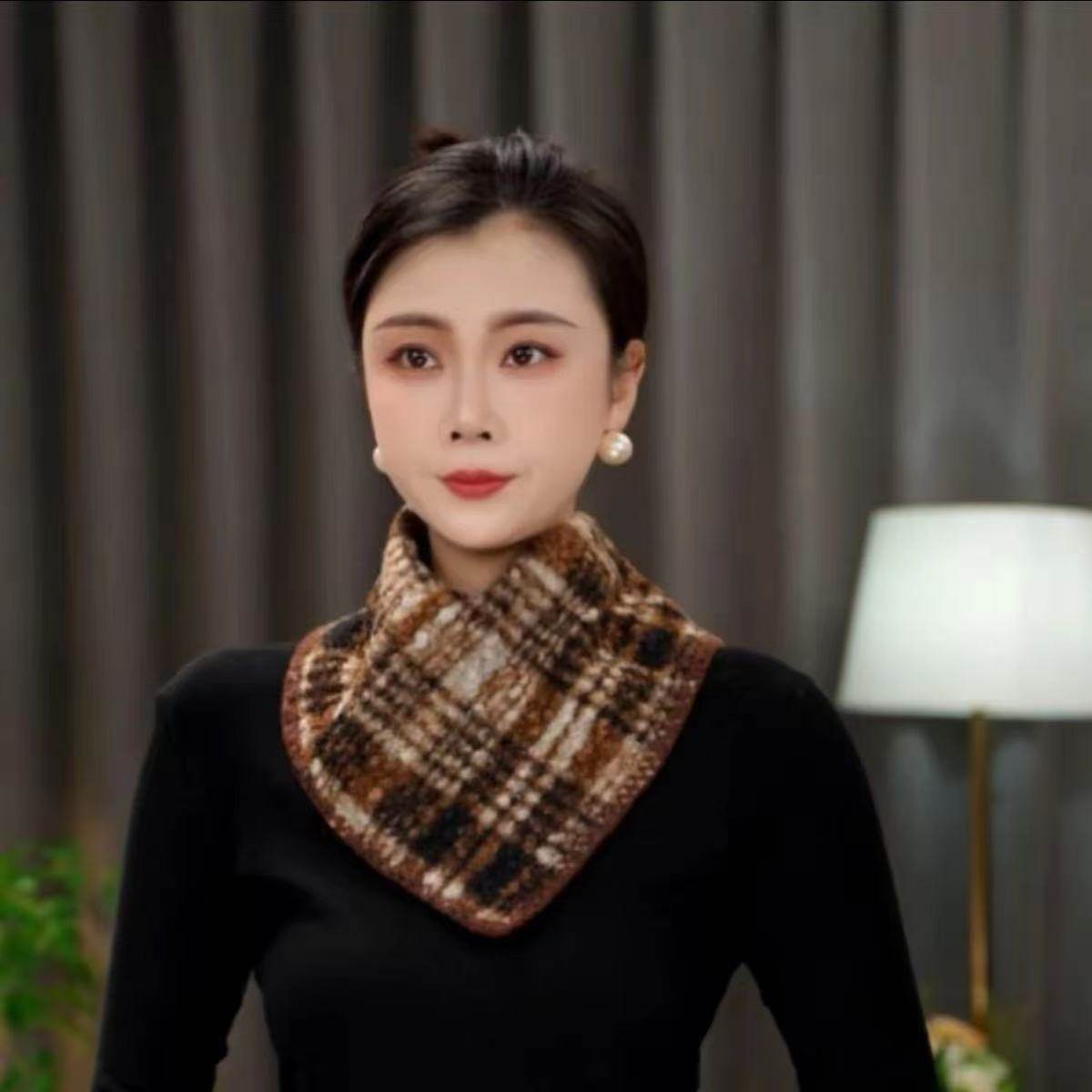 2025新款秋冬季女百搭围巾英伦风格子套头三角巾护颈加厚保暖围脖