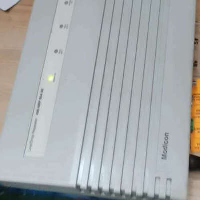 Modicon光纤中继器490NRP95400，轻微使用痕迹