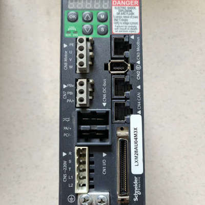 驱动器 LXM28AU04M3X 400W