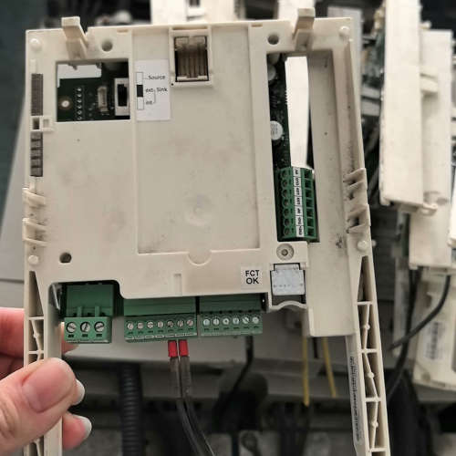 扩展卡VW3A3202，ATV61和71通讯卡