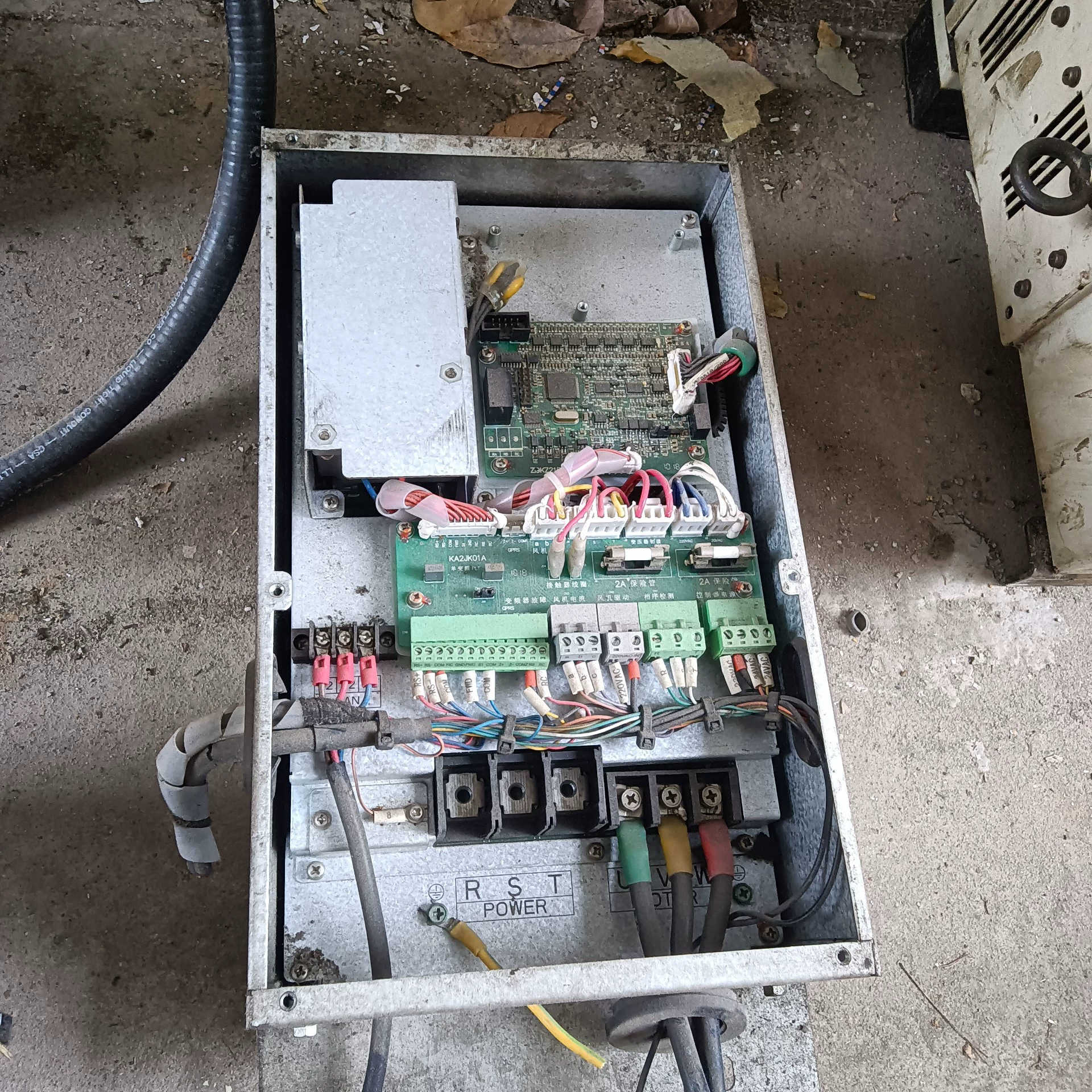 众辰变频器 22KW SP500T-22KY-4-P 一